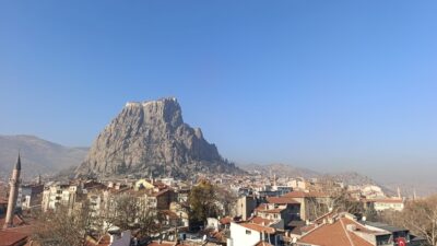 Meteorolojik değerlendirmelere göre, Afyonkarahisar’da hafta sonu yağış beklenirken, sıcaklıkların ise