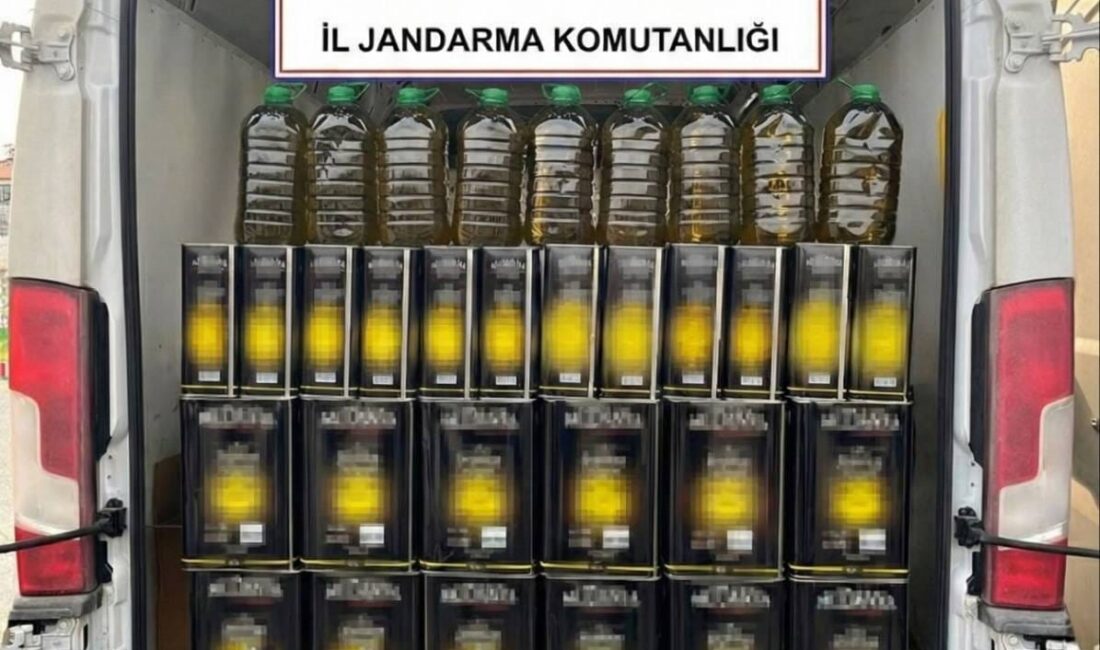 Şüpheli A.Y.’nin kullandığı araçta yapılan aramada; 15 adet 16 litrelik