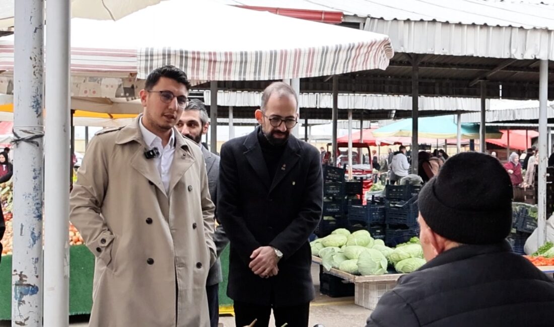 Zafer Partisi Afyonkarahisar İl Başkanı Gökhan Katırcı, Cumartesi Pazarı’nı ziyaret