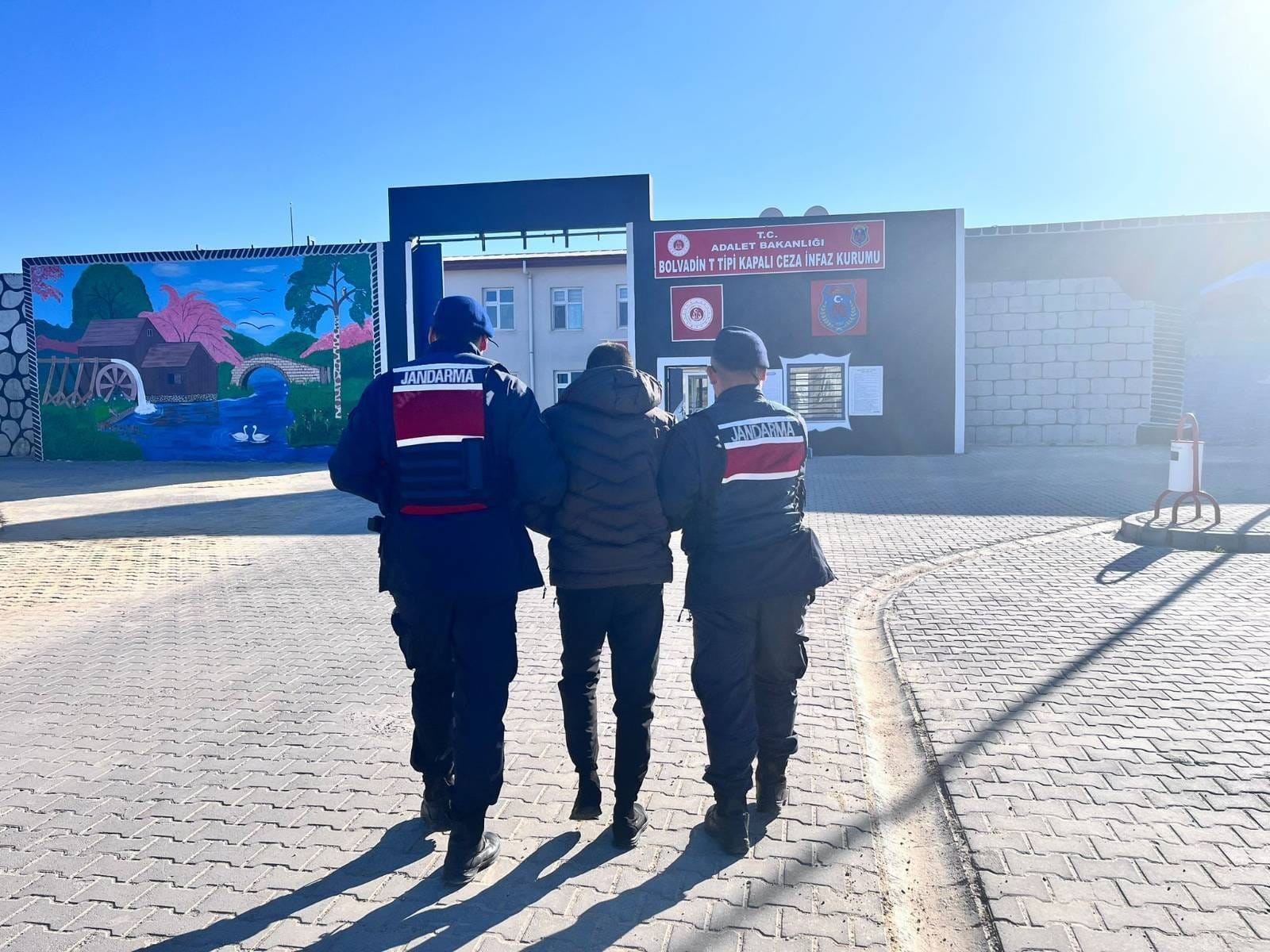 Afyonkarahisar'da çeşitli suçlardan 9 yıl 27 gün hapis cezası ile