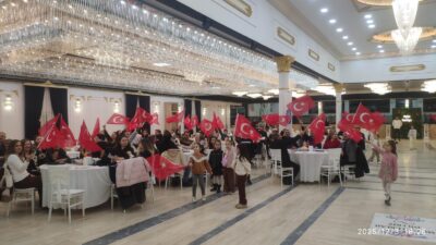 Ziyaretlerin ardından akşam saatlerinde düzenlenen 24 Kasım Öğretmenler Günü kutlama
