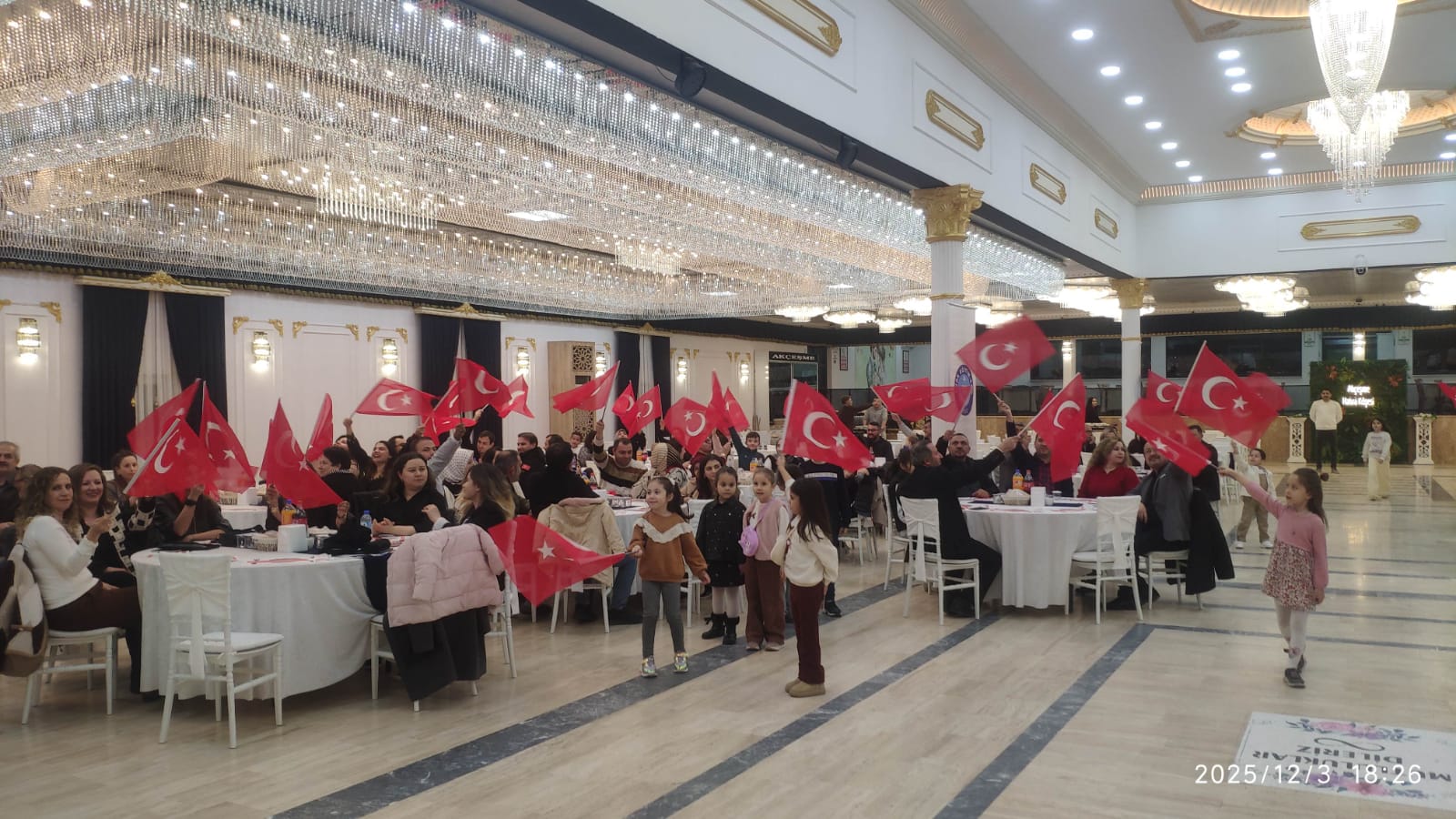 Emirdağ, anlamlı ve coşkulu bir programa ev sahipliği yaptı. Türk
