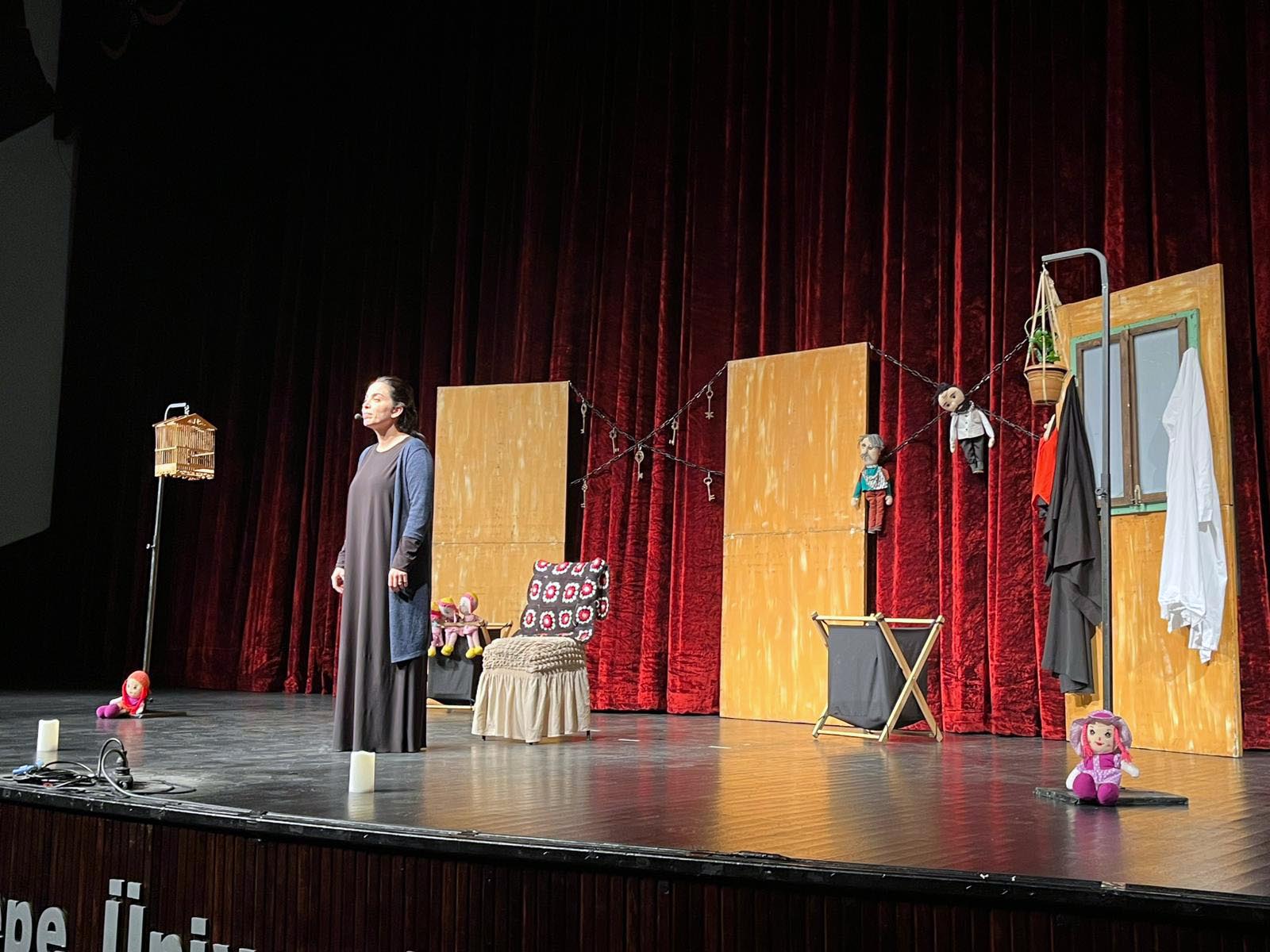 Afyon Kocatepe Üniversitesi (AKÜ) Atatürk Kongre Merkezinde Yazar ve Oyuncu