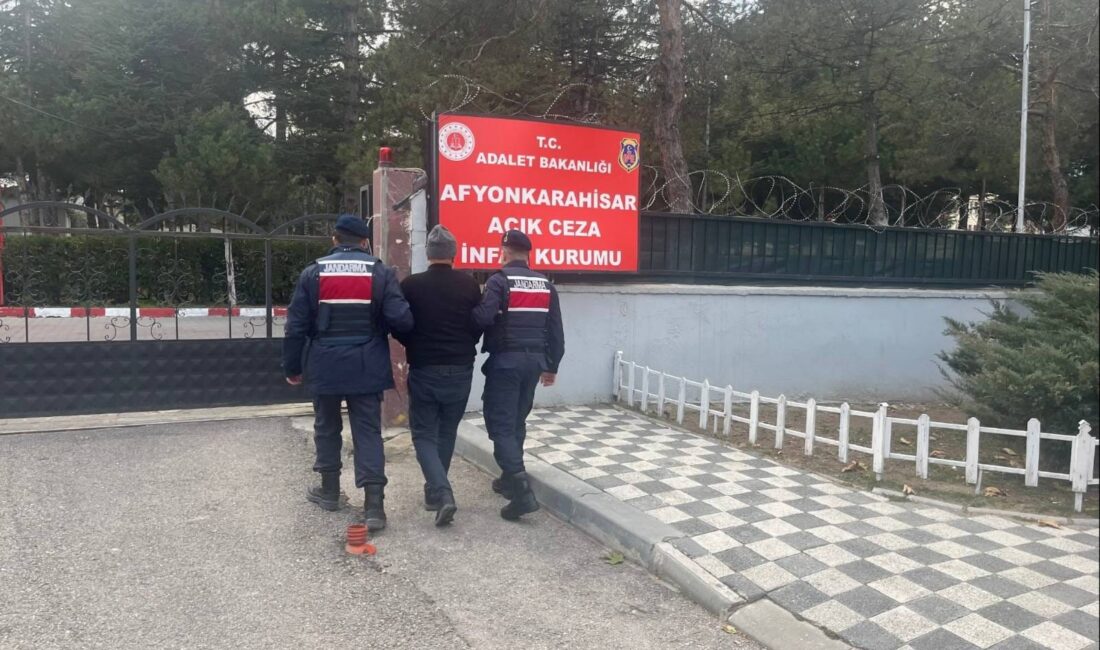 Afyonkarahisar İl Jandarma Komutanlığı, suç ve suçlularla mücadele kapsamında yürüttüğü