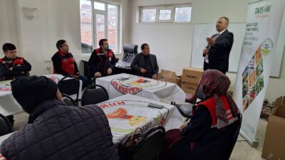 Afyonkarahisar İl Tarım ve Orman Müdürlüğü tarafından Nuribey beldesinde 'Çiftçi