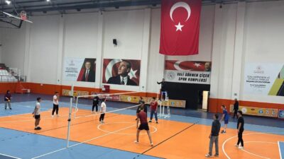 Eleme usulüyle gerçekleşen ve 8 takımın kıyasıya mücadele ettiği bu
