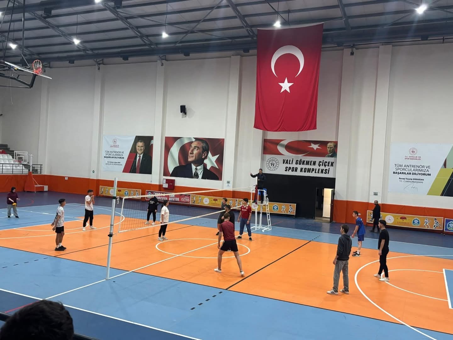 Sandıklı’da voleybol heyecanı yaşandı