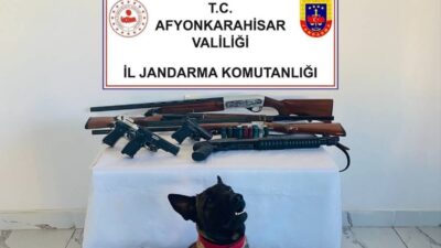 
Afyonkarahisar İl Jandarma Komutanlığı ekipleri, Sinanpaşa ilçesinde yürüttükleri çalışmalar kapsamında