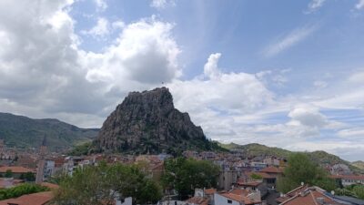 Afyonkarahisar yeni haftaya soğuk ve parçalı bulutlu bir hava ile