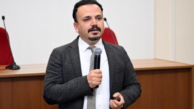 Prof. Dr. Sabri Bektöre Konferans Salonunda Yönetim Bilişim Sistemleri Bölüm