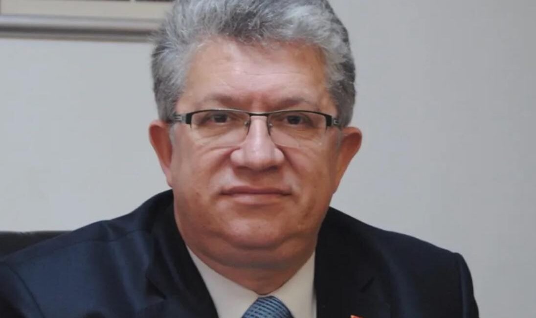 Afyonkarahisar Belediye Meclisi Başkanvekili Dr. M. Kemal Demirkırkan, yazılı bir