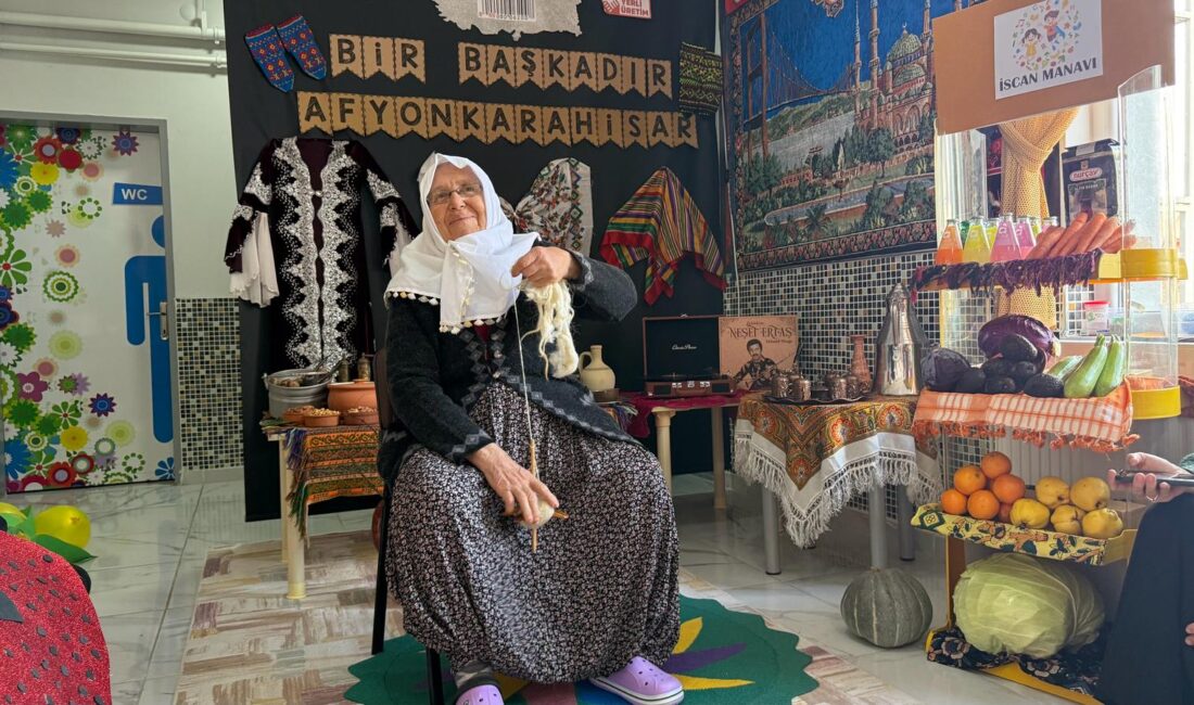https://www.gazete3.com.tr/wp-content/uploads/2025/12/Video-by-gazete_3-2.mp4 Okulda gerçekleştirilen üç farklı atölyede; haşhaş üretimi, kirmanla yün