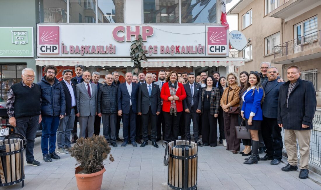 Ziyaretlerini sürdüren Afyonkarahisar Belediye Başkanı Burcu Köksal, taziye ziyaretinin ardından