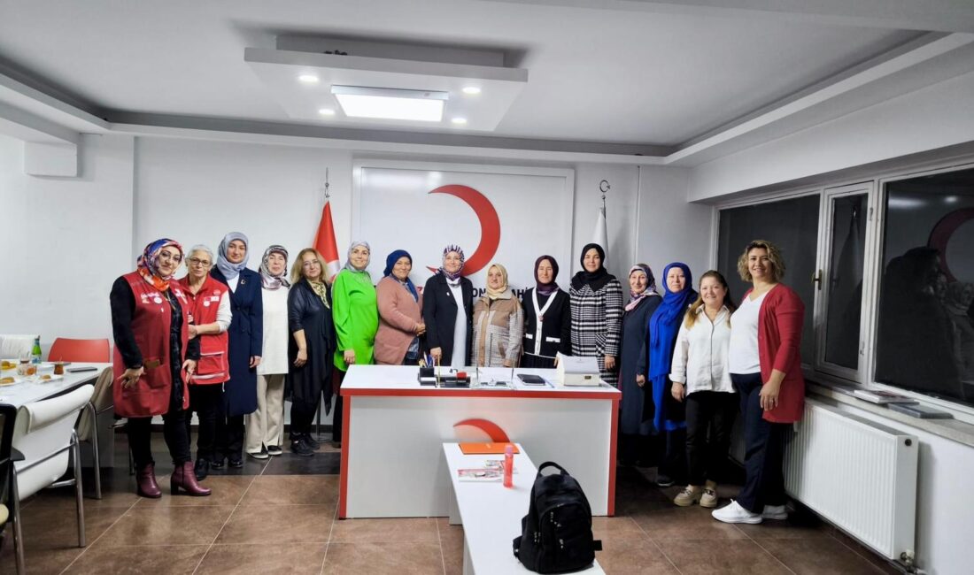 Karahisar Kadın Platformunda Devir Teslim töreni gerçekleştirdi.