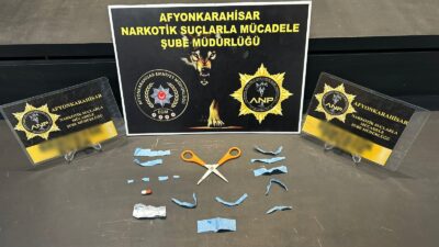 Afyonkarahisar İl Emniyet Müdürlüğü ekipleri, sokak satıcılarına yönelik gerçekleştirdiği operasyonda