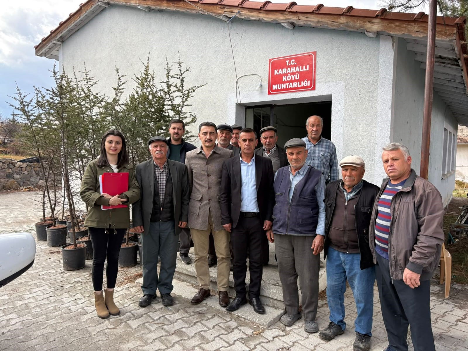 Afyonkarahisar’ın Şuhut ilçesine bağlı Paşacık ve Karahallı köylerinde, tarımsal üretimi