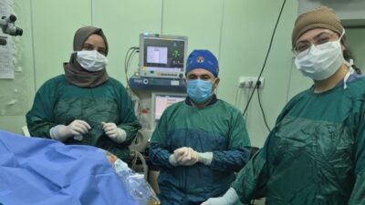 Gözünde sarı nokta rahatsızlığı bulunan ve katarakt ameliyatı olsa bile