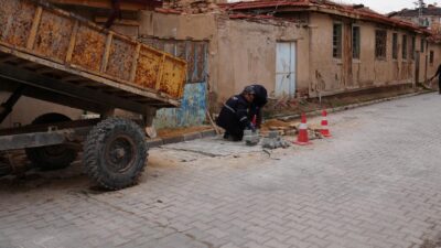 Bolvadin Belediyesi Fen İşleri Müdürlüğü ekipleri, ilçe genelindeki altyapı iyileştirme