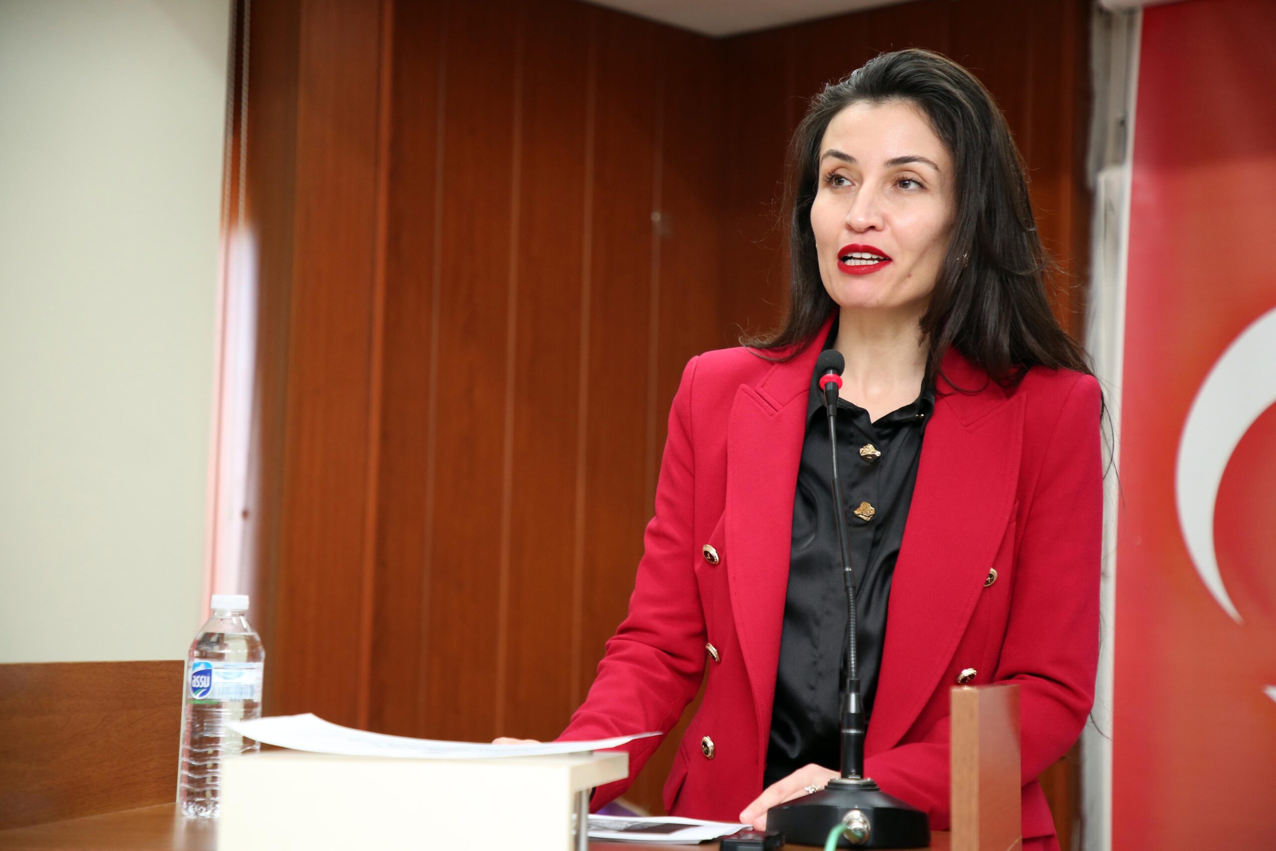 Afyon Kocatepe Üniversitesi (AKÜ) Sosyal Bilimler Enstitüsü tarafından “Akademide Dilin