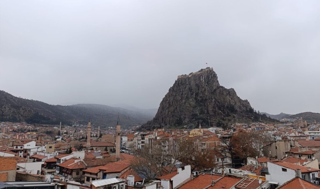 Yapılan meteorolojik değerlendirmelere göre Afyonkarahisar’da bu hafta havanın kapalı ve