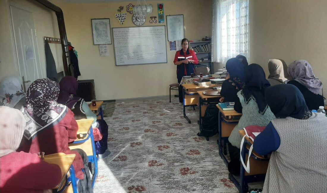 Afyonkarahisar Tarım ve Orman İl Müdürlüğü tarafından kadın çiftçilere yönelik