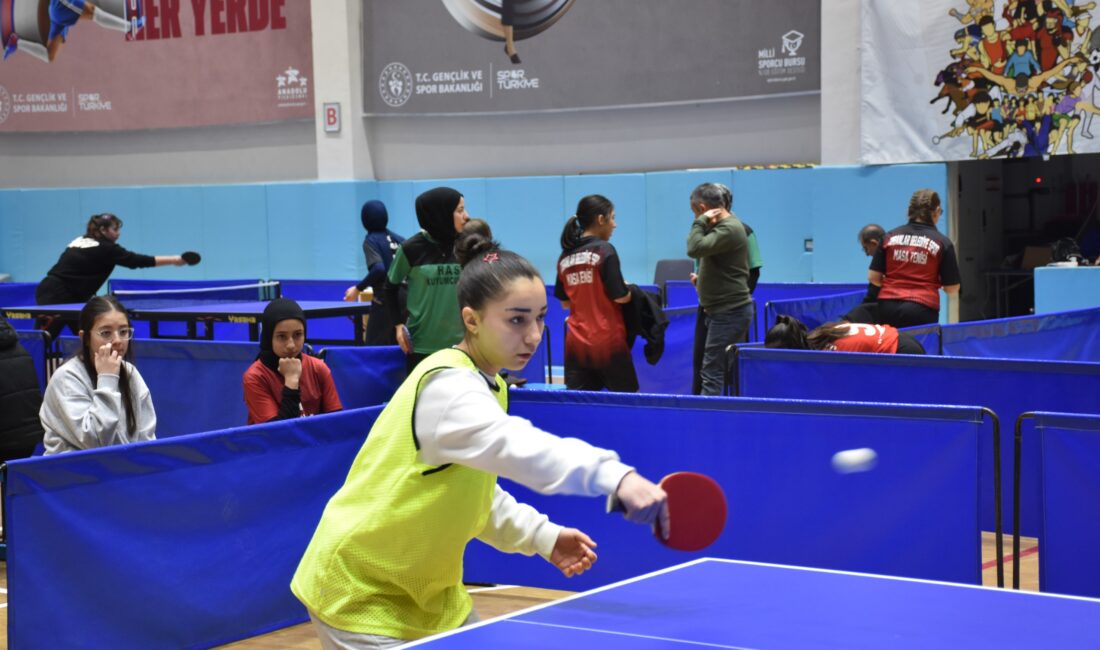 Afyonkarahisar’da düzenlenen Okul Sporları Gençler Masa Tenisi Müsabakaları, iki gün