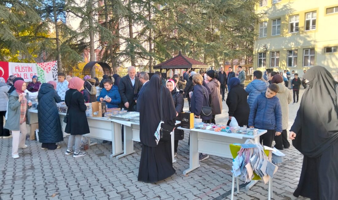 Sandıklı Aktürkler İmam Hatip Ortaokulu, Gazze’de yaşanan insani krize dikkat