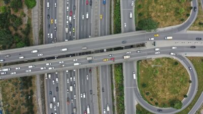 Türkiye'de trafiğe kayıtlı motorlu kara taşıtlarınca 2024'te kat edilen yol,