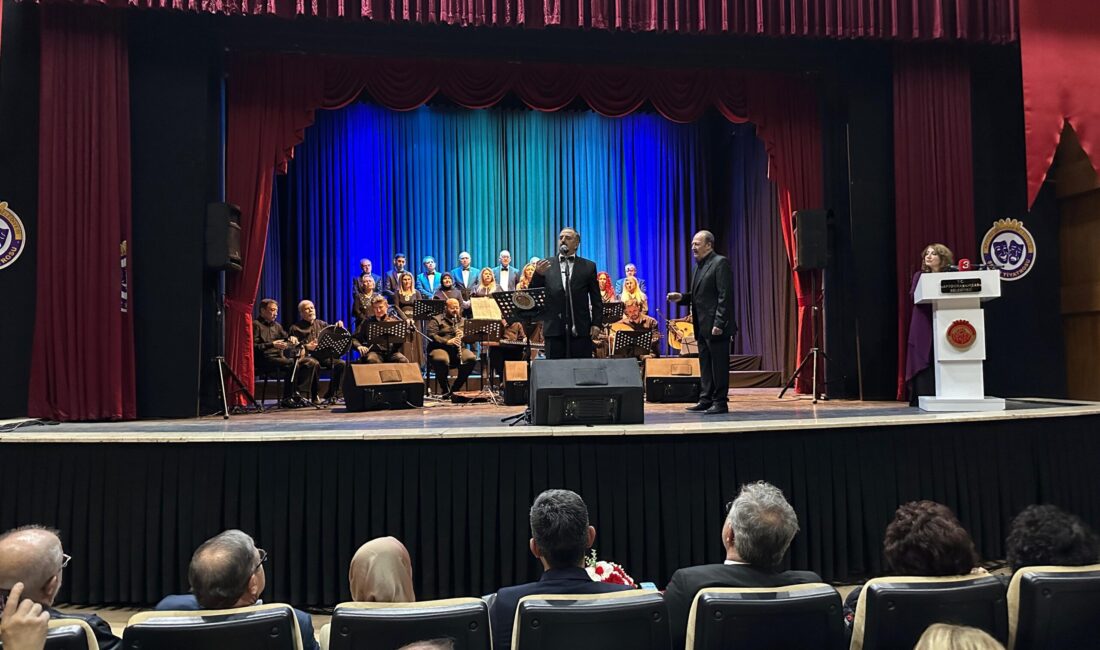 https://www.gazete3.com.tr/wp-content/uploads/2025/12/video8s9s9s9999s88.mp4 Konserin şefliğini Raif Somer üstlendi. Somer’in yönetimindeki koro, klasik