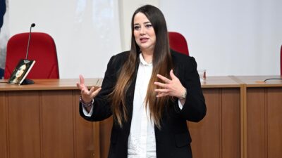 Prof. Dr. Sabri Bektöre Konferans Salonunda düzenlenen İİBF Dekan Yardımcısı