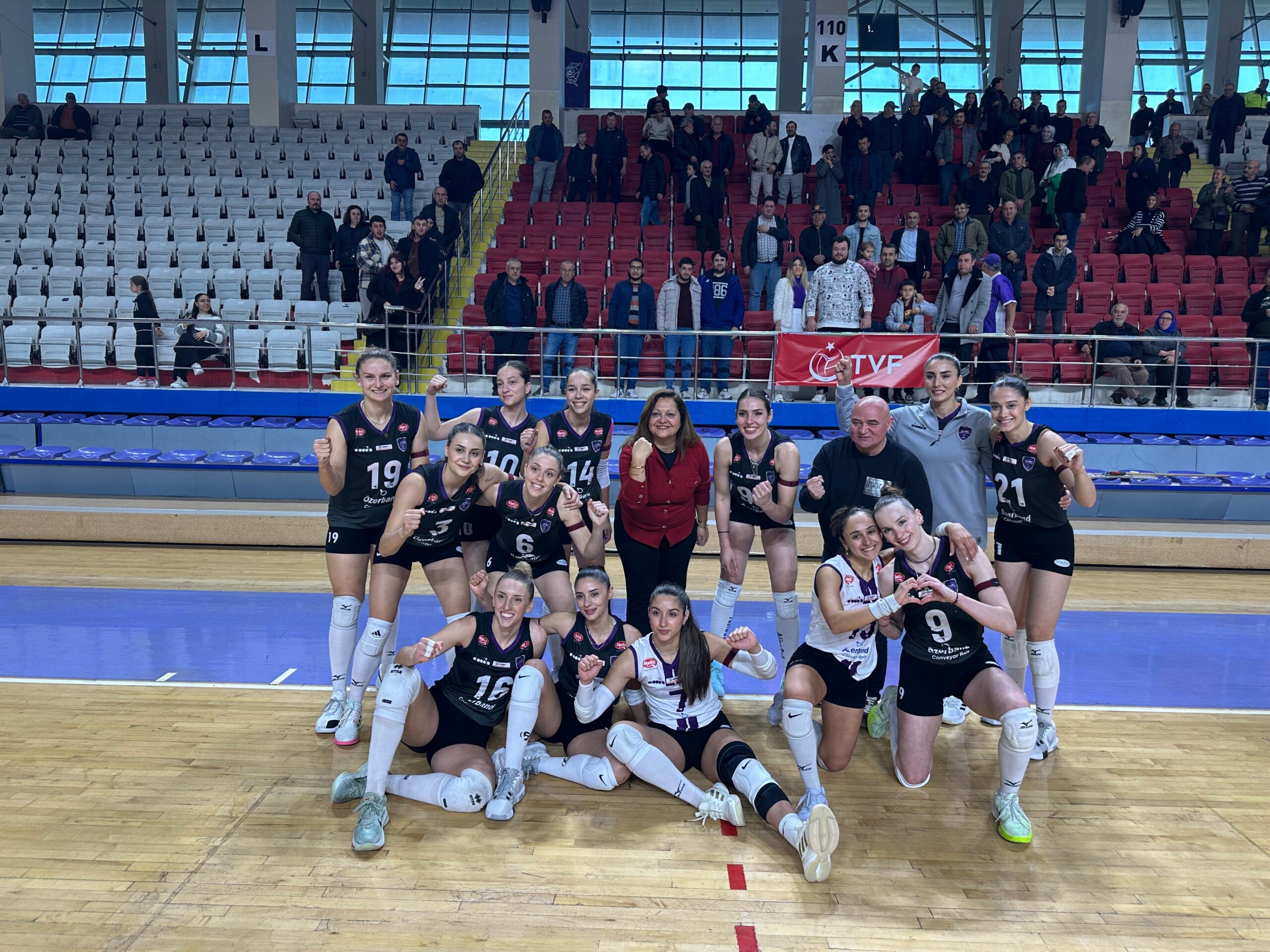 TVF Arabica Coffee House Kadınlar Voleybol 1. Ligi’nde mücadele eden