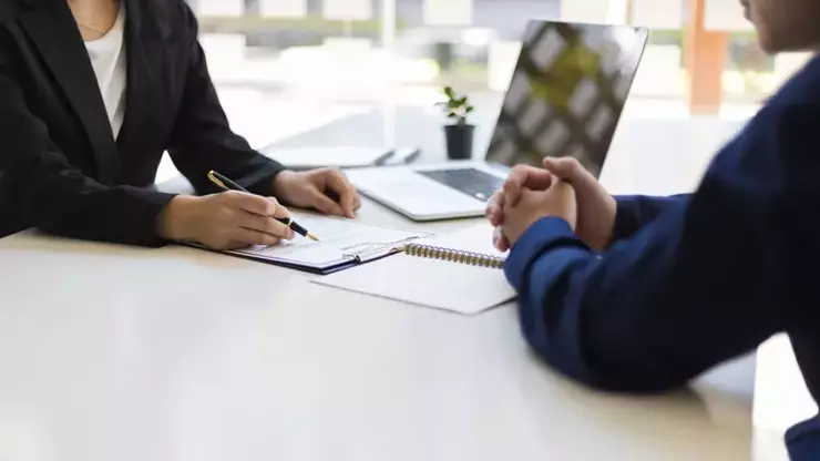 İspanya'da bir ofis çalışanı, işe mesai saatinden tam 40 dakika