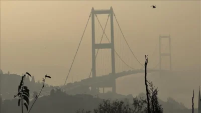 İstanbul Boğazı, yoğun sis nedeniyle çift yönlü olarak gemi geçişlerine