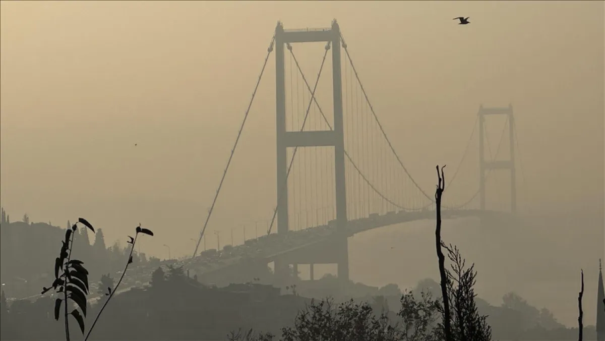İstanbul Boğazı, yoğun sis nedeniyle çift yönlü olarak gemi geçişlerine