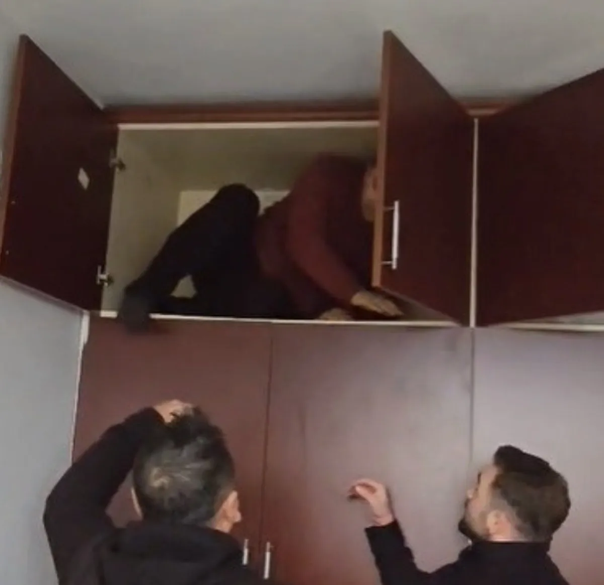 Konya'da polis ekipleri, hakkında 49 farklı suçtan aranma kararı bulunan