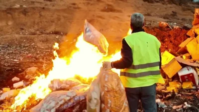 Hatay'ın Reyhanlı ilçesinde, gıda denetimleri sırasında satılmak üzere bekletilen ve