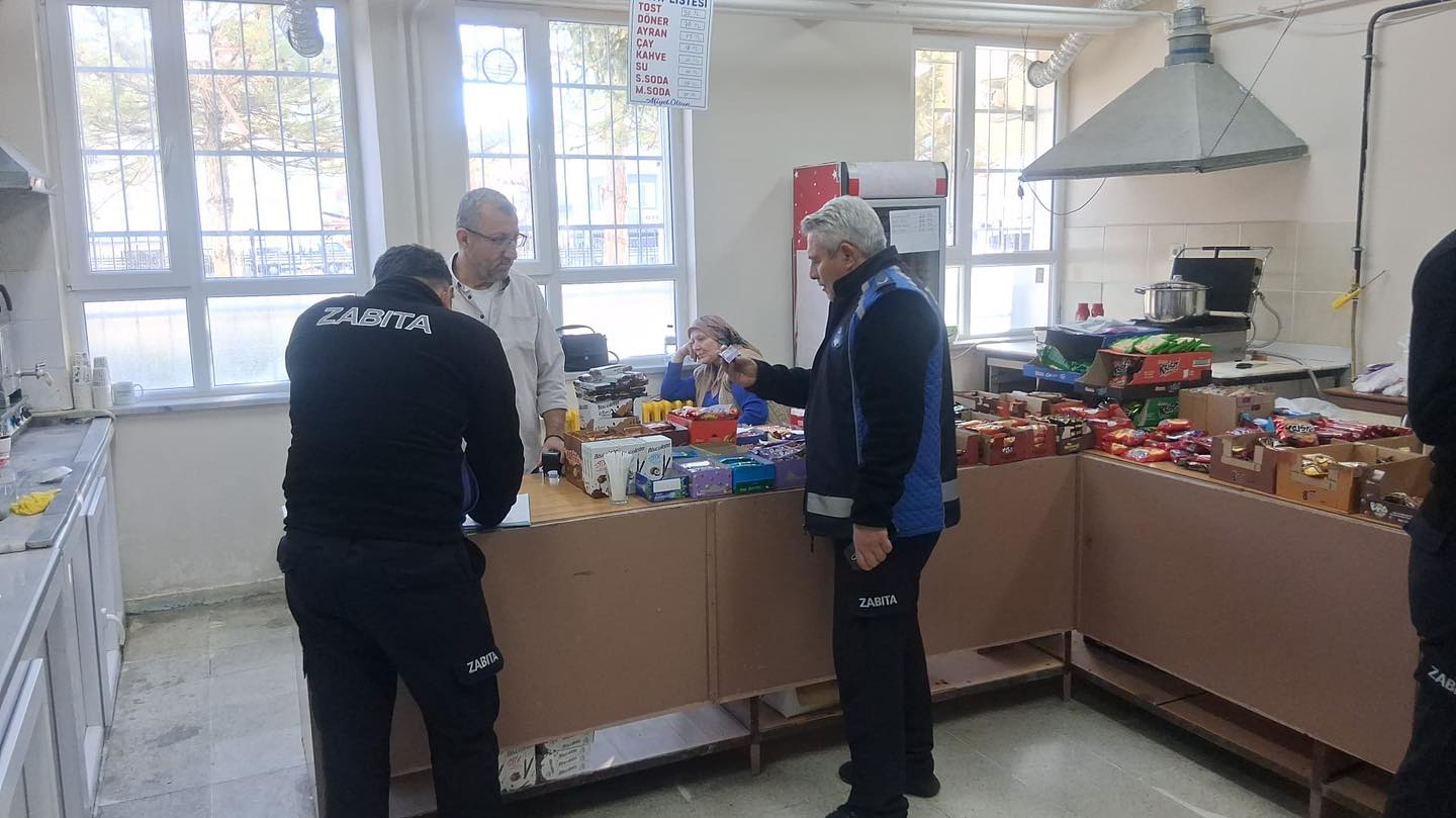 Dinar Belediye Başkanı Veysel Topçu’nun talimatları doğrultusunda, ilçede faaliyet gösteren