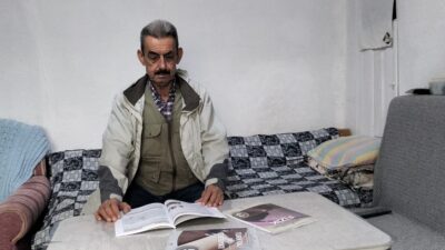 İlerlemiş yaşına rağmen liseyi bitiren 70 yaşındaki emekli Sezai Aytekin,