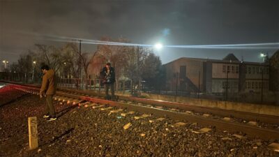 Askeriye önü mevkisindeki tren yolunda, iddiaya göre karşıya geçmeye çalışan