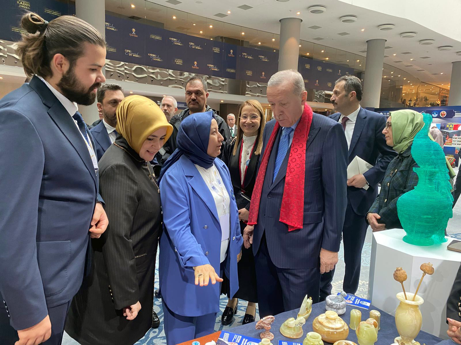 Cumhurbaşkanı Recep Tayyip Erdoğan’ın katıldığı AK Parti Genel Merkez Kadın