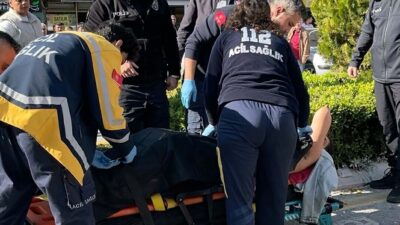 Aydın adliyesi önünde, boşanma aşamasında olan bir kişi, eşini duruşma