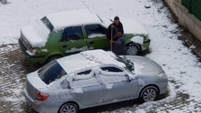 Erzurum’da gece başlayan kar yağışı sabah saatlerinde etkisini gösterdi. Meteoroloji,