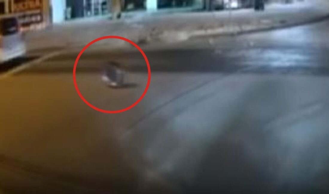 İstanbul Esenyurt’ta seyir halindeki bir araçtan fırladığı tahmin edilen bir