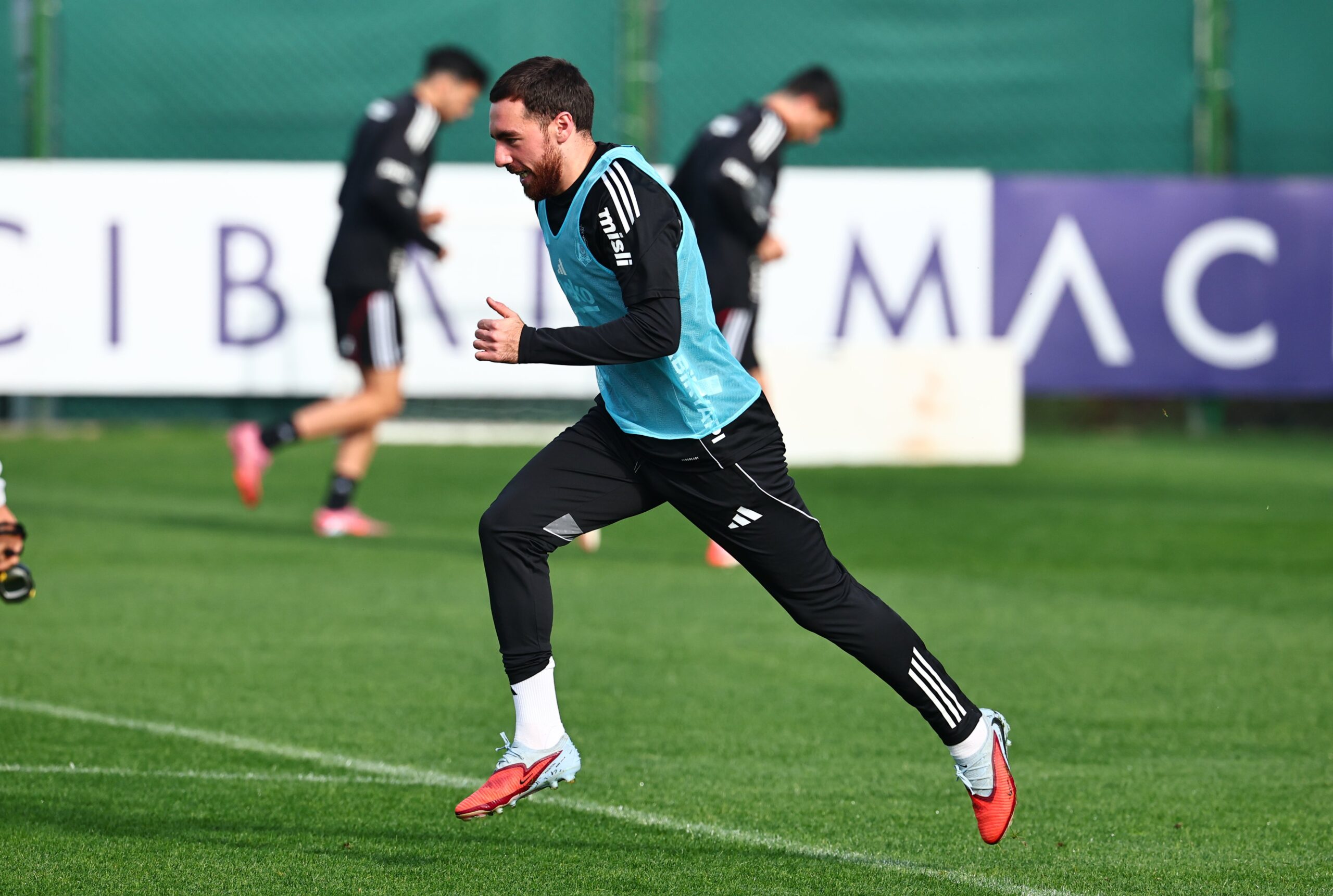 Beşiktaş'ta yaklaşık bir aydır süren Rafa Silva belirsizliği, Portekizli futbolcunun