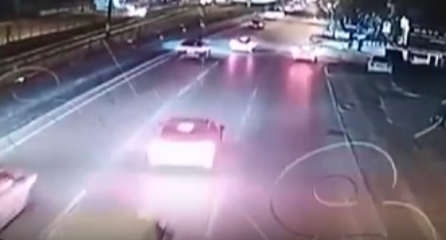 Bursa'nın Yıldırım ilçesi Ankara Caddesi'nde, ehliyetsiz genç bir sürücünün ağabeyine