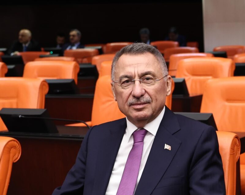 Eski Cumhurbaşkanı Yardımcısı ve Ankara Milletvekili Fuat Oktay, sosyal medya