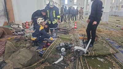 Suriye'nin Humus kentinde bir camiye yönelik düzenlenen saldırı, ülkede büyük