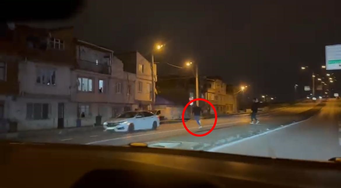 Bursa'da taksi şoförü arkadaşına ait ticari taksiyi gasp ederek kaçan