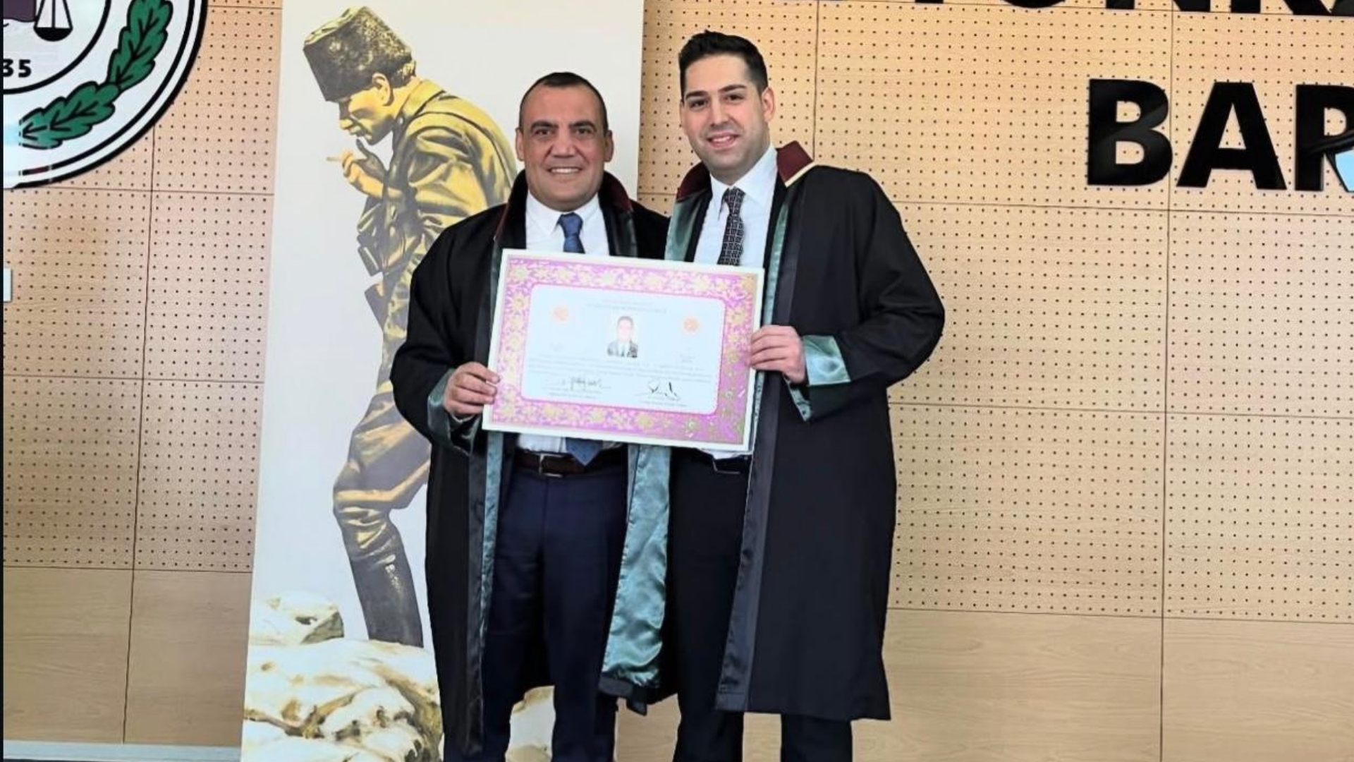 Düzenlenen ruhsat töreninde Av. Berkay Serim, avukatlık mesleğine resmen adım