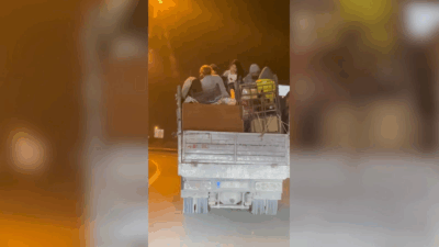 İstanbul Üsküdar’da bir kamyonet kasasında, aralarında çocukların da bulunduğu 5